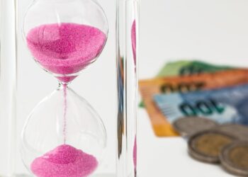 Maximizing Returns: A Guide to Investing in Dividend Stocks